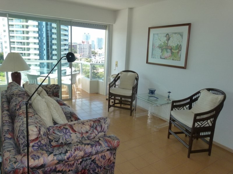 Departamento a metros de Playa Brava